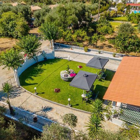 Afroditi Holiday Home - Yellow Apartment 스보로나타 외부 사진