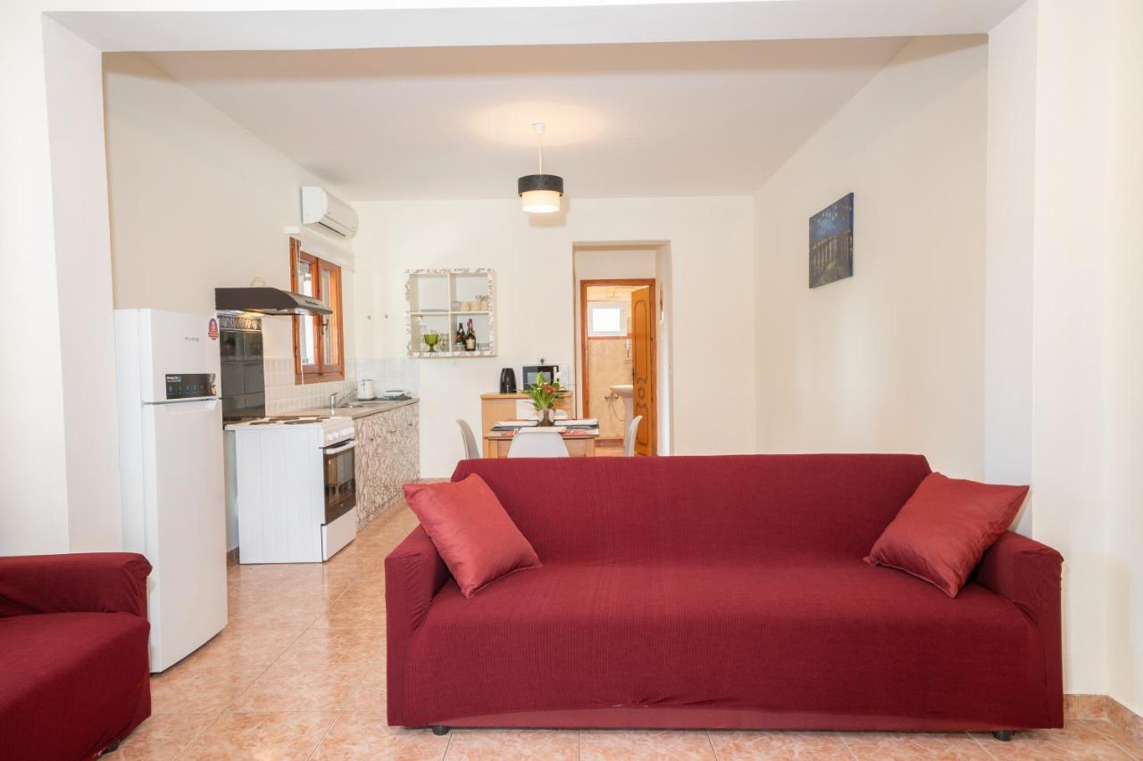 Afroditi Holiday Home - Yellow Apartment 스보로나타 외부 사진